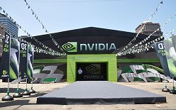 #002Υͥ/COMPUTEX2010ǯNVIDIAϡ֥åȡDX113DΩλ롣NVIDIAץ쥹ե󥹾